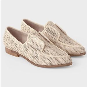 Kelsi Dagger classic flats in condition like new